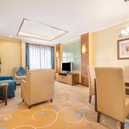 Holiday Inn Beijing Downtown Bagian luar foto