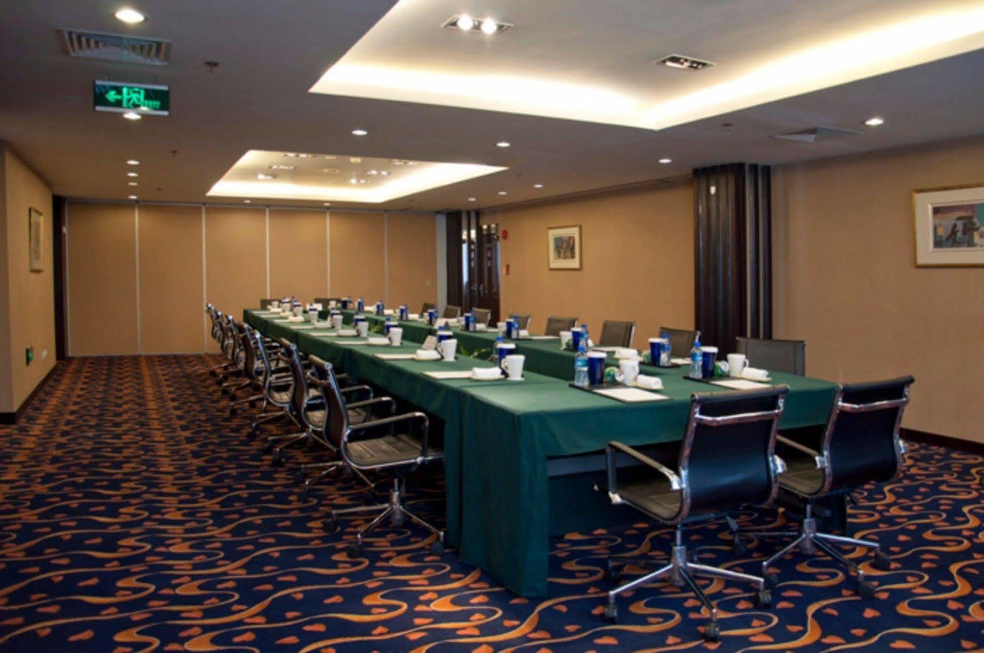 Holiday Inn Beijing Downtown Bagian luar foto